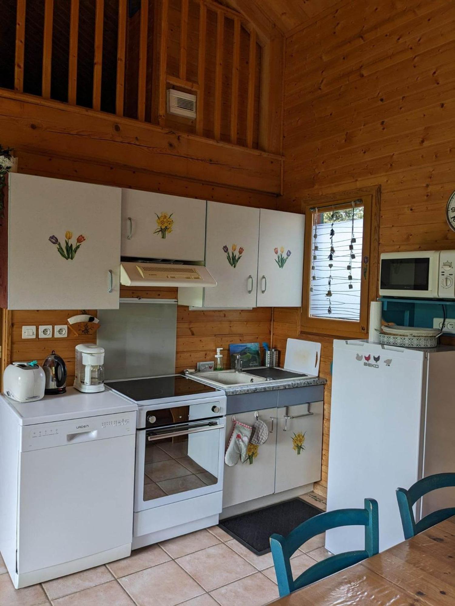 Les Chalets De La Vigne Grande Saint-Floret Εξωτερικό φωτογραφία