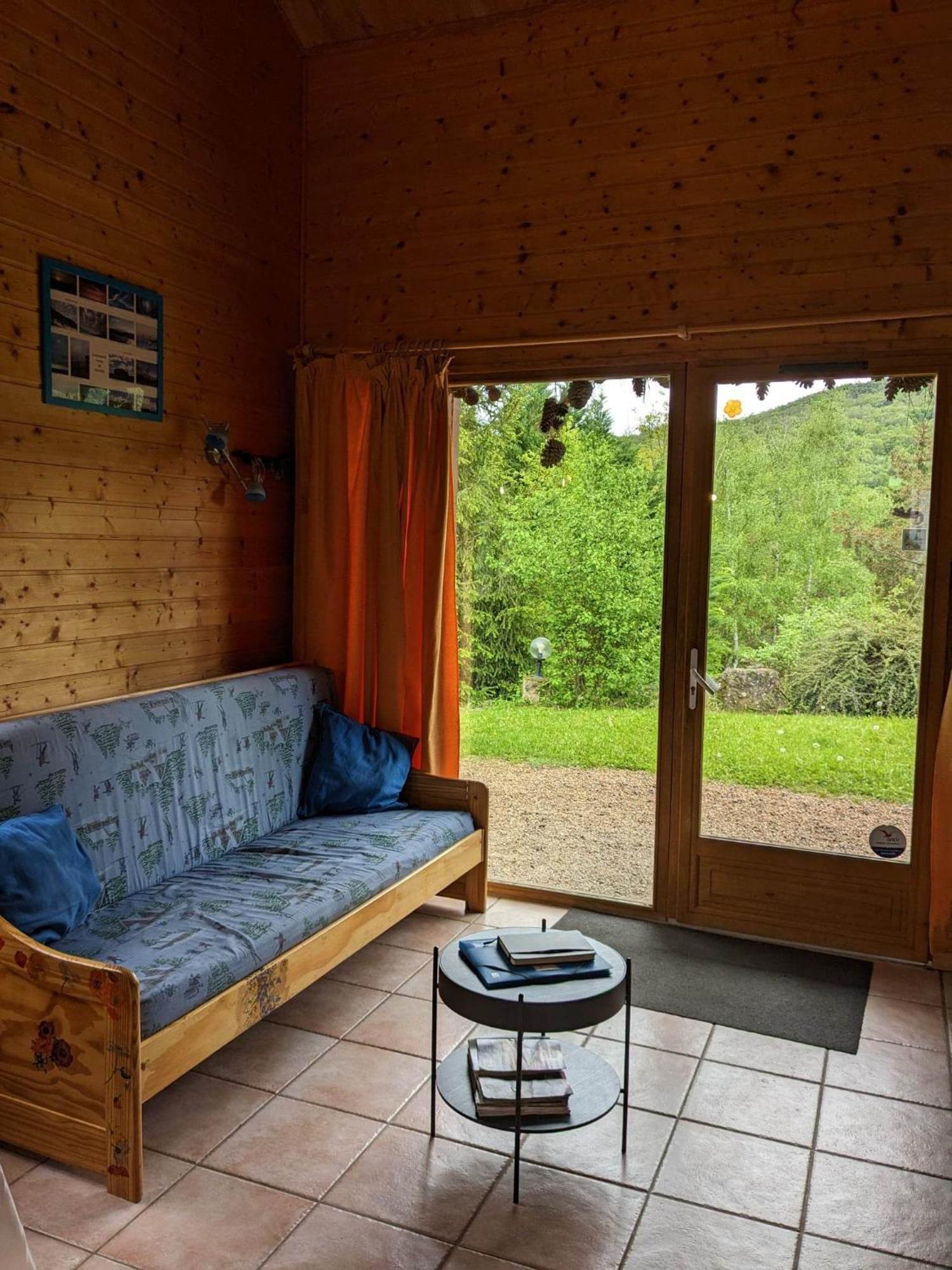 Les Chalets De La Vigne Grande Saint-Floret Εξωτερικό φωτογραφία