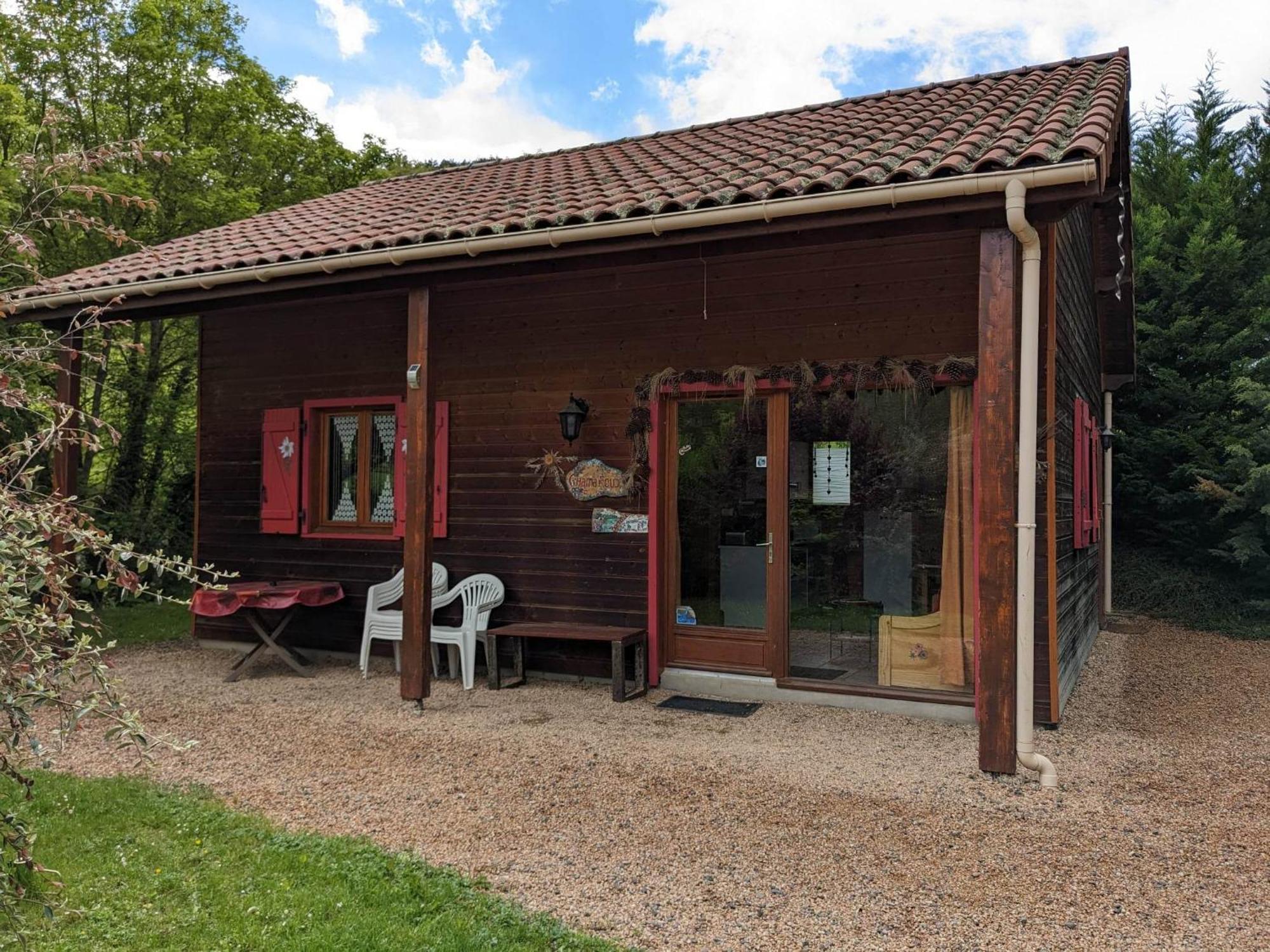 Les Chalets De La Vigne Grande Saint-Floret Εξωτερικό φωτογραφία