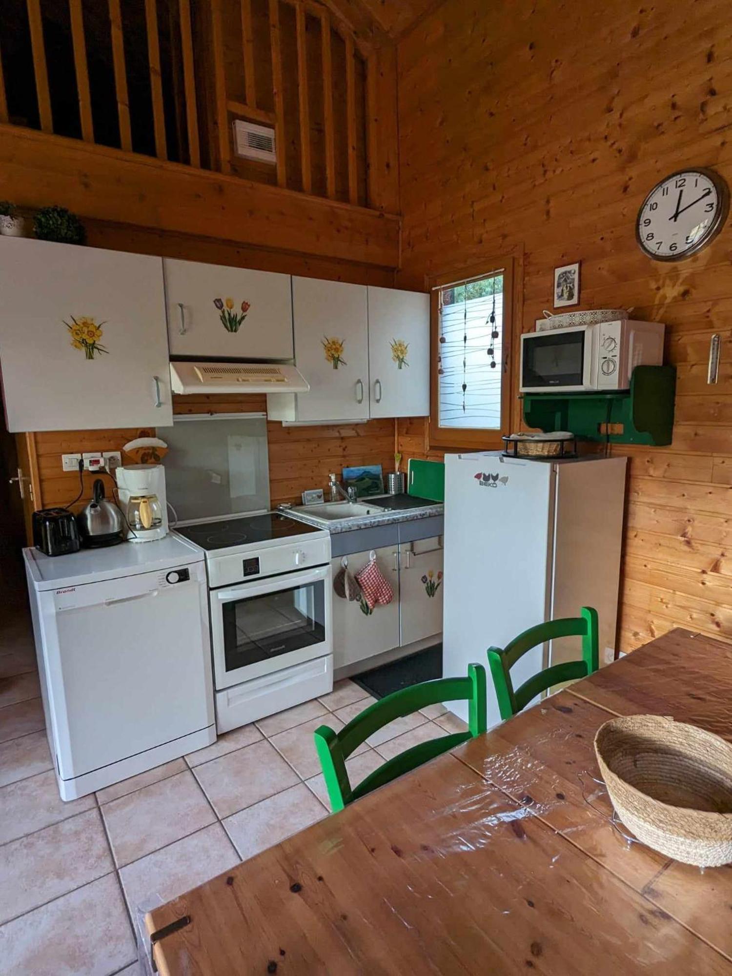Les Chalets De La Vigne Grande Saint-Floret Εξωτερικό φωτογραφία